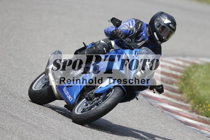 /27 12.06.2025 Ducati Schweiz Trackday Warmup  ADR/gruen-vert/4